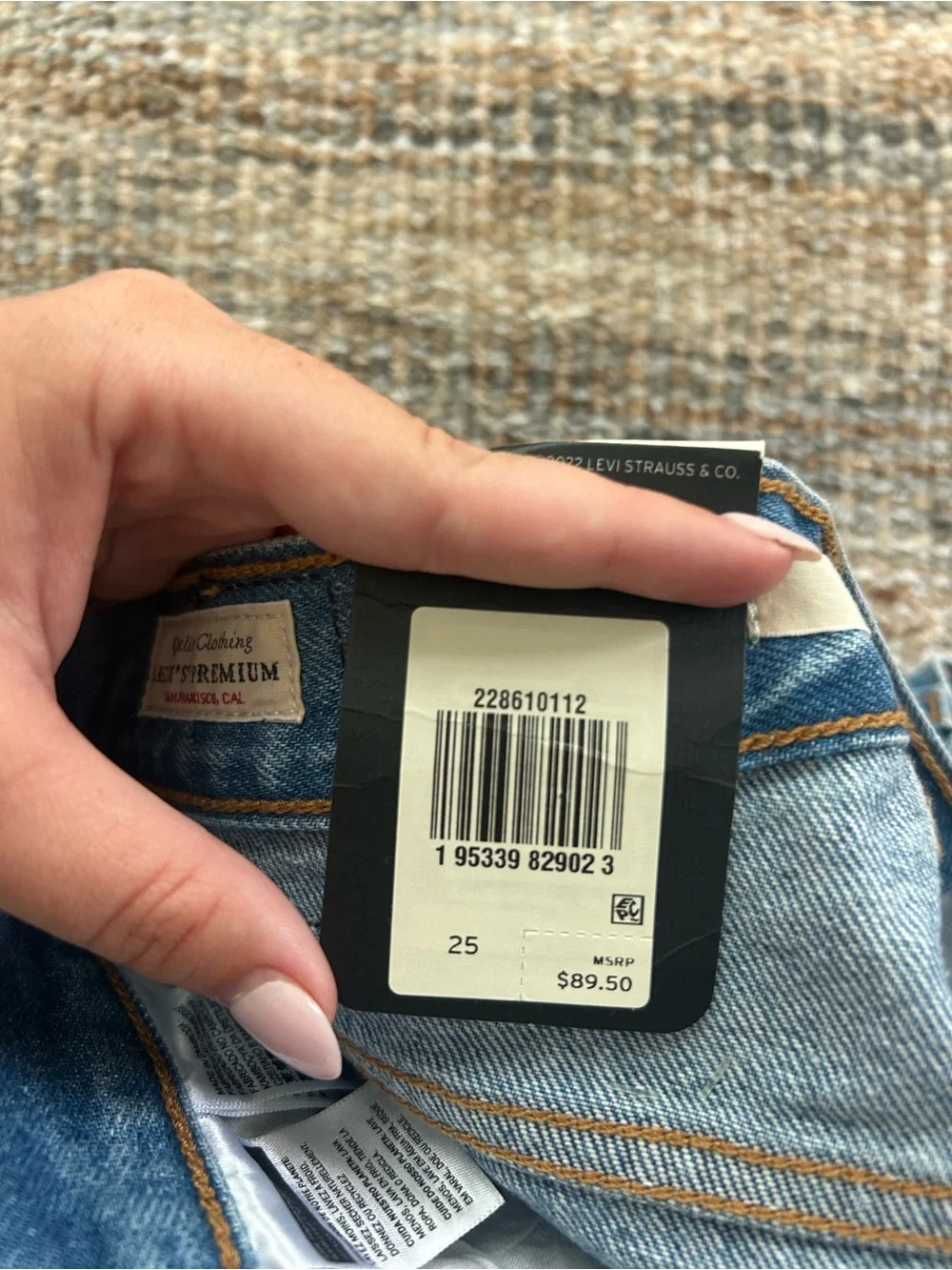 NWT Levi's Wedgie Jeans - Picture 3 of 3